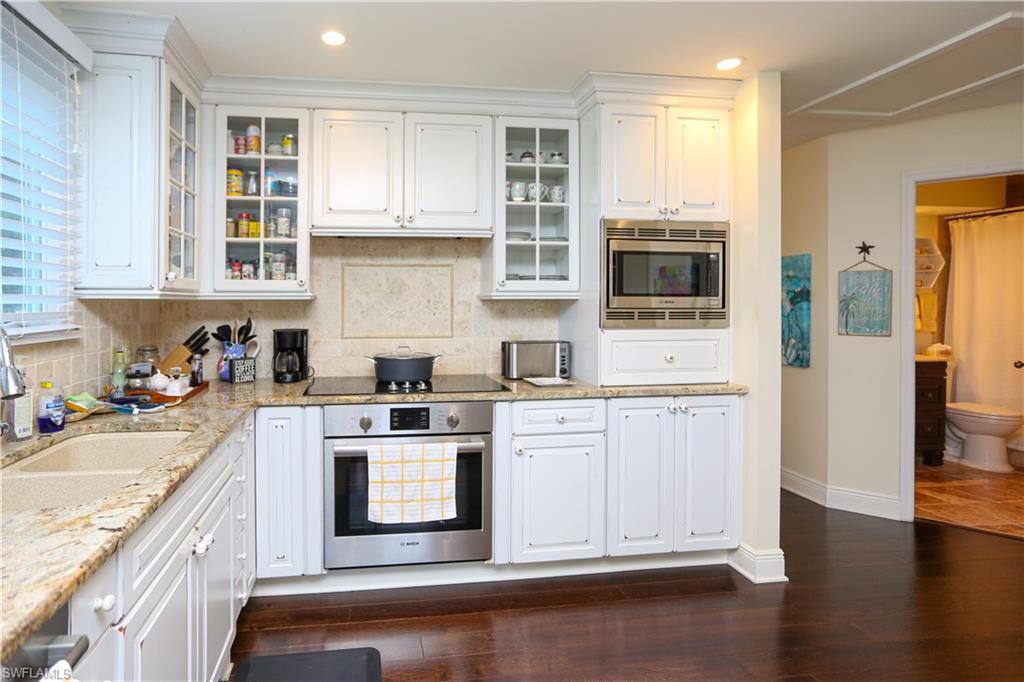 BRISTOL SQUARE - Residential Lease