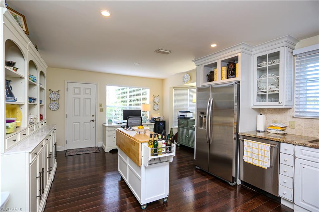 BRISTOL SQUARE - Residential Lease