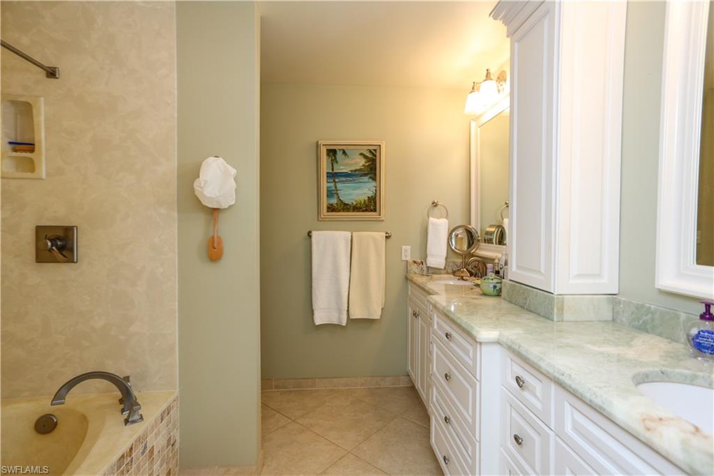 BRISTOL SQUARE - Residential Lease