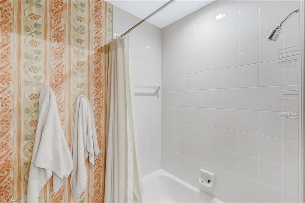 REGATTA - Residential