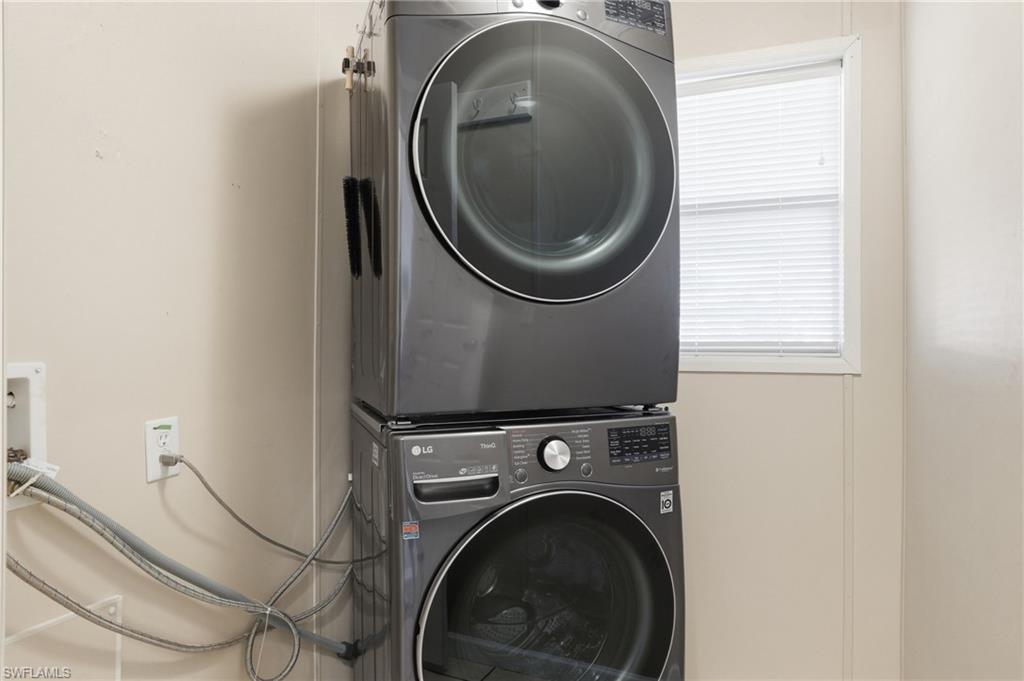 RIVIERA COLONY - Residential