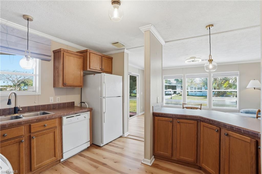 RIVIERA COLONY - Residential