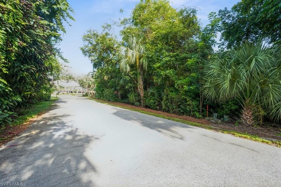 HIDEAWAY BEACH - Land