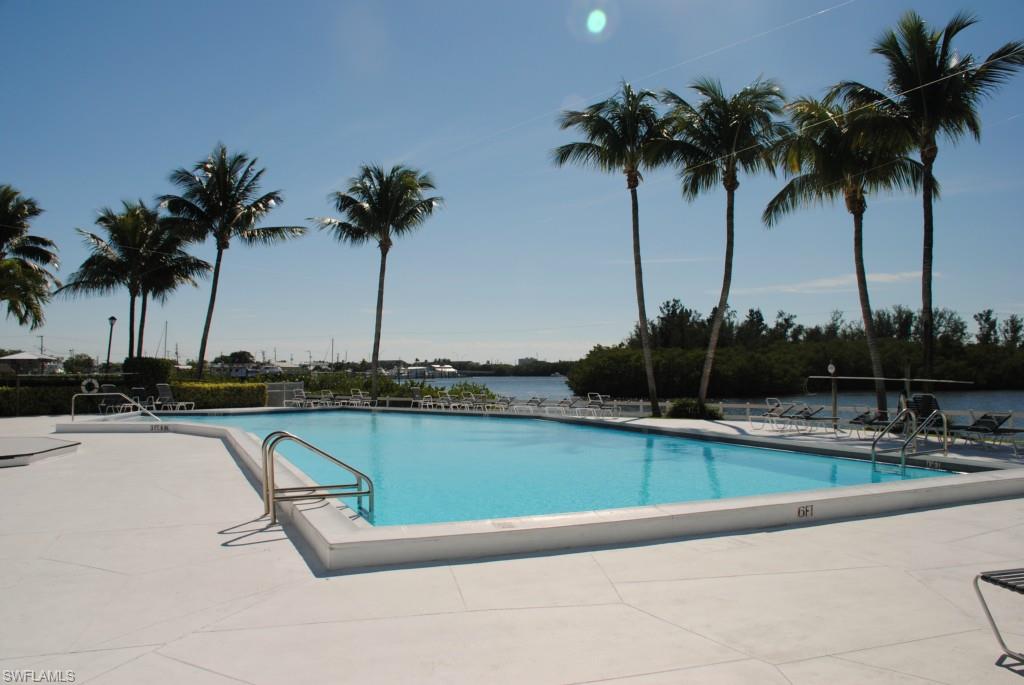 BOARDWALK CAPER - Residential