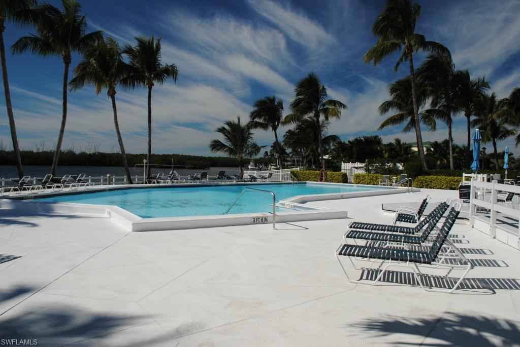 BOARDWALK CAPER - Residential