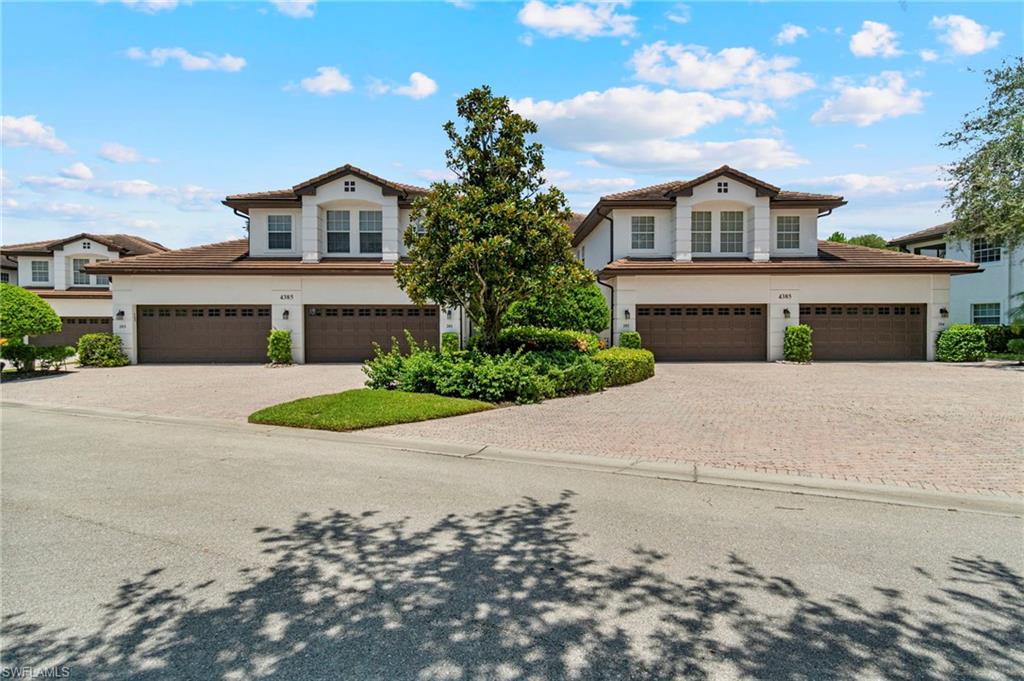 WELLINGTON PLACE - Residential