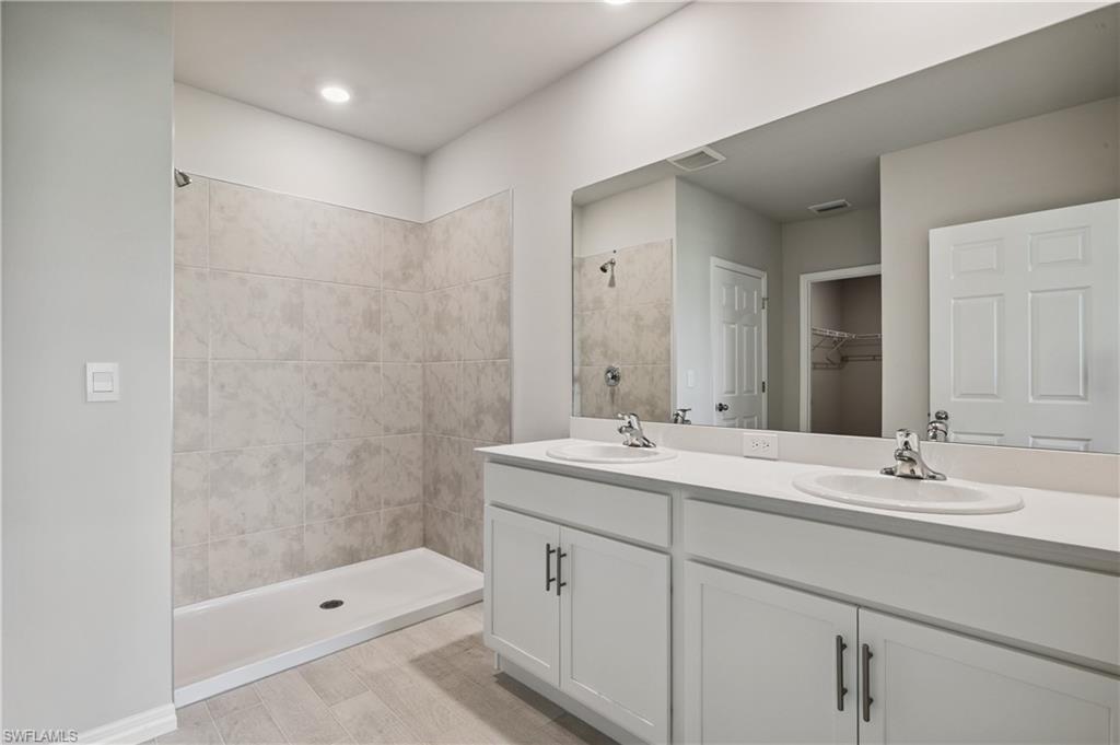 CORAL BAY - Residential