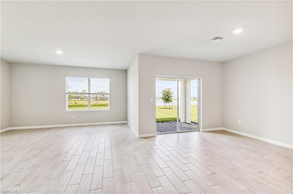 CORAL BAY - Residential