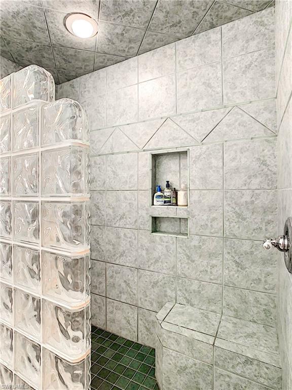 YACHT CLUB - Residential