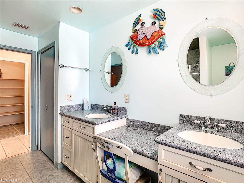 YACHT CLUB - Residential