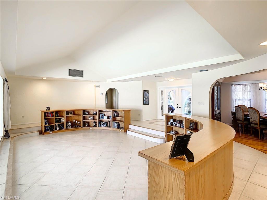 YACHT CLUB - Residential