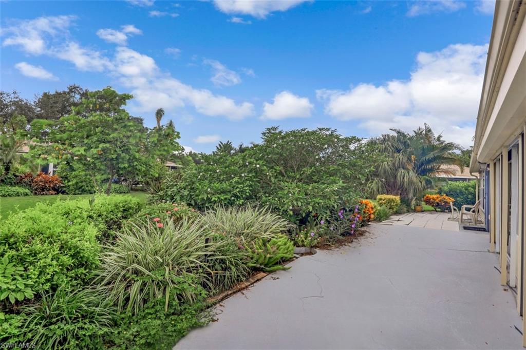 GLADES COUNTRY CLUB - Residential