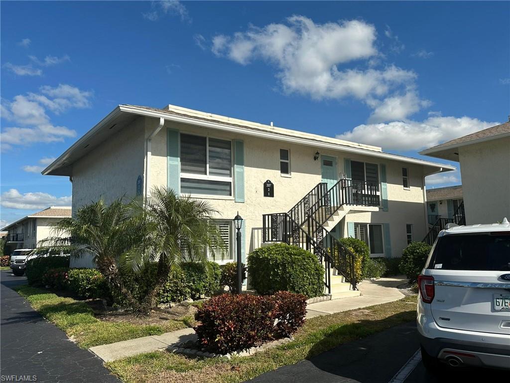 GLADES COUNTRY CLUB - Residential