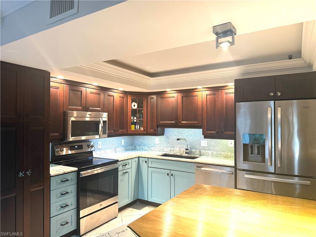 NAPLES BATH AND TENNIS CLUB - Residential Lease