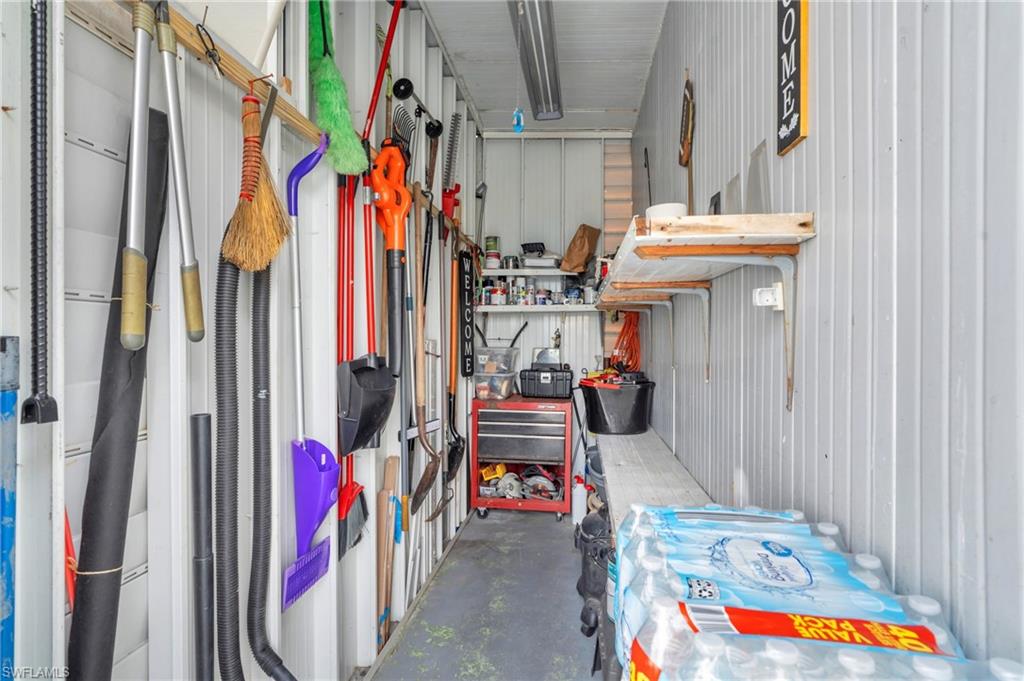 SIX LAKES COUNTRY CLUB - Residential