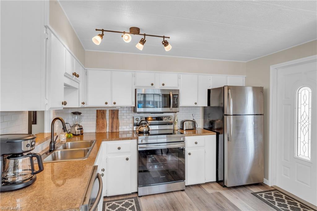 SIX LAKES COUNTRY CLUB - Residential