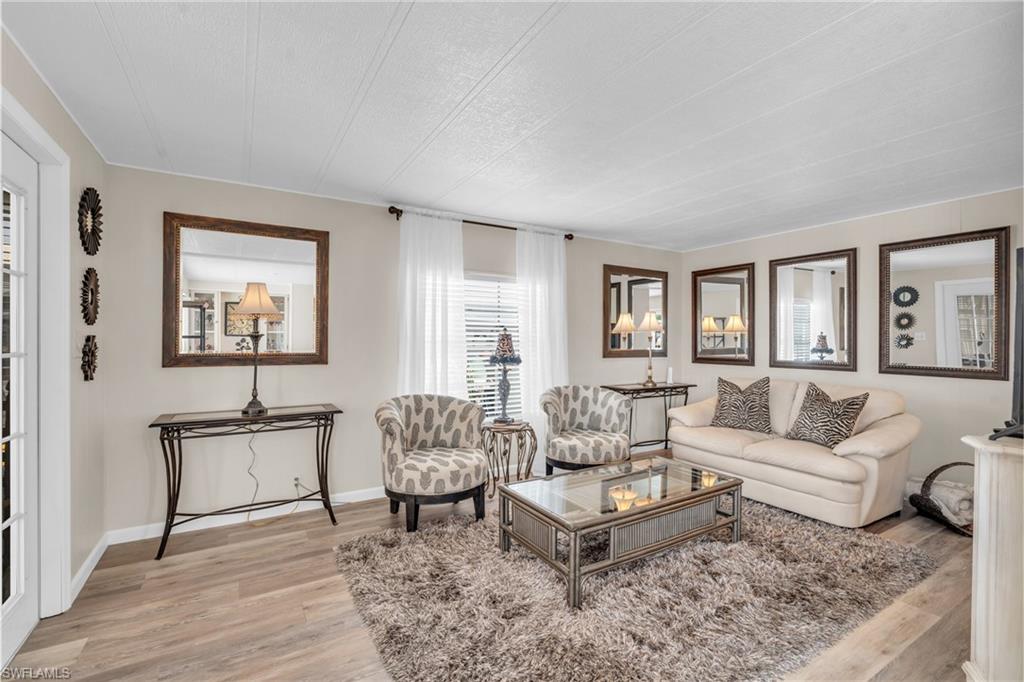 SIX LAKES COUNTRY CLUB - Residential