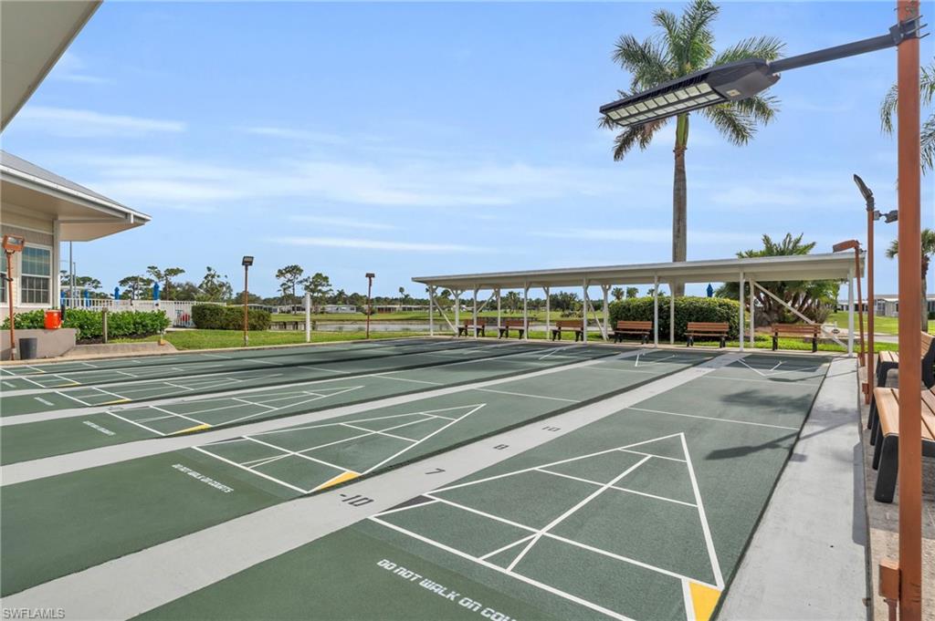 SIX LAKES COUNTRY CLUB - Residential