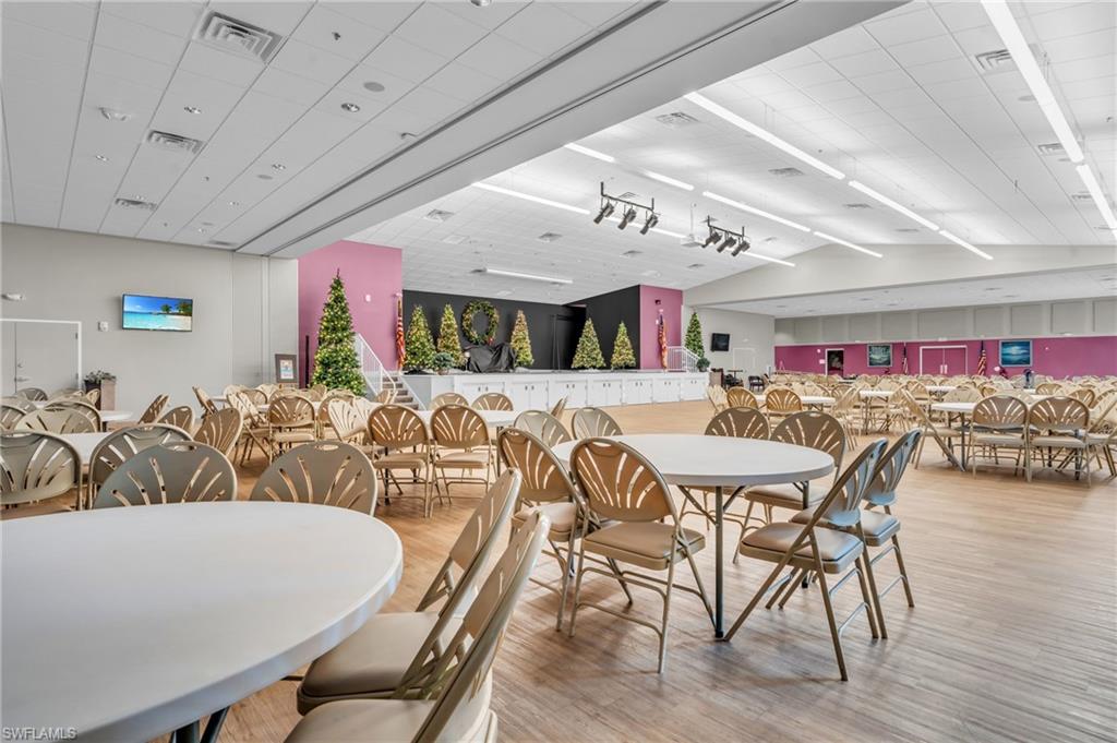 SIX LAKES COUNTRY CLUB - Residential