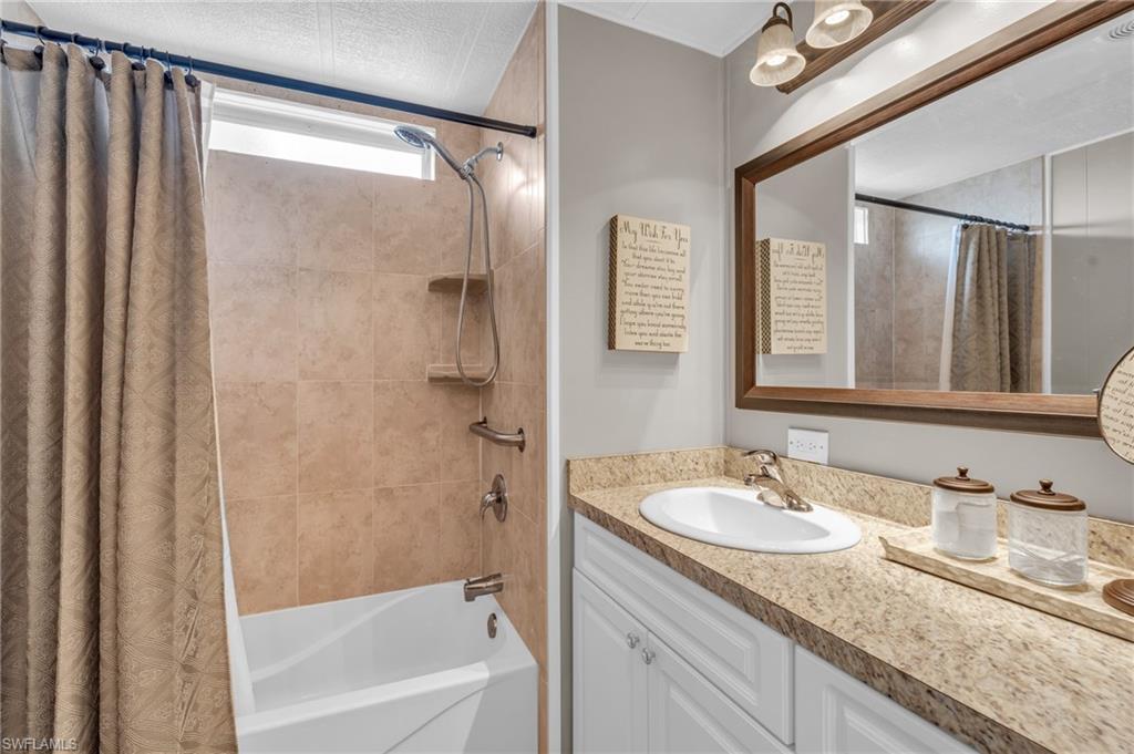 SIX LAKES COUNTRY CLUB - Residential