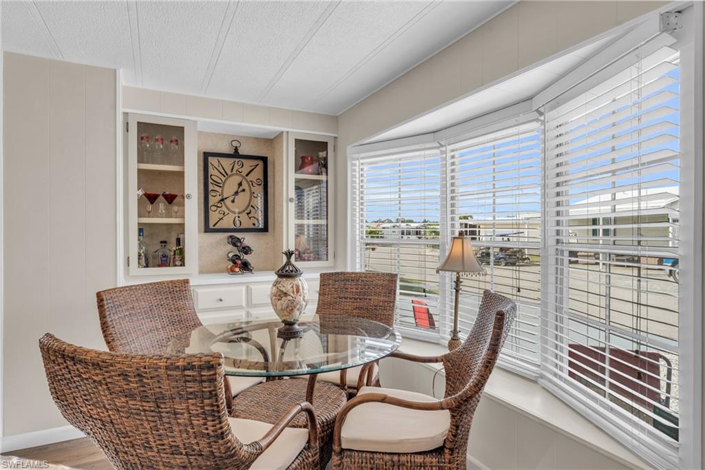 SIX LAKES COUNTRY CLUB - Residential