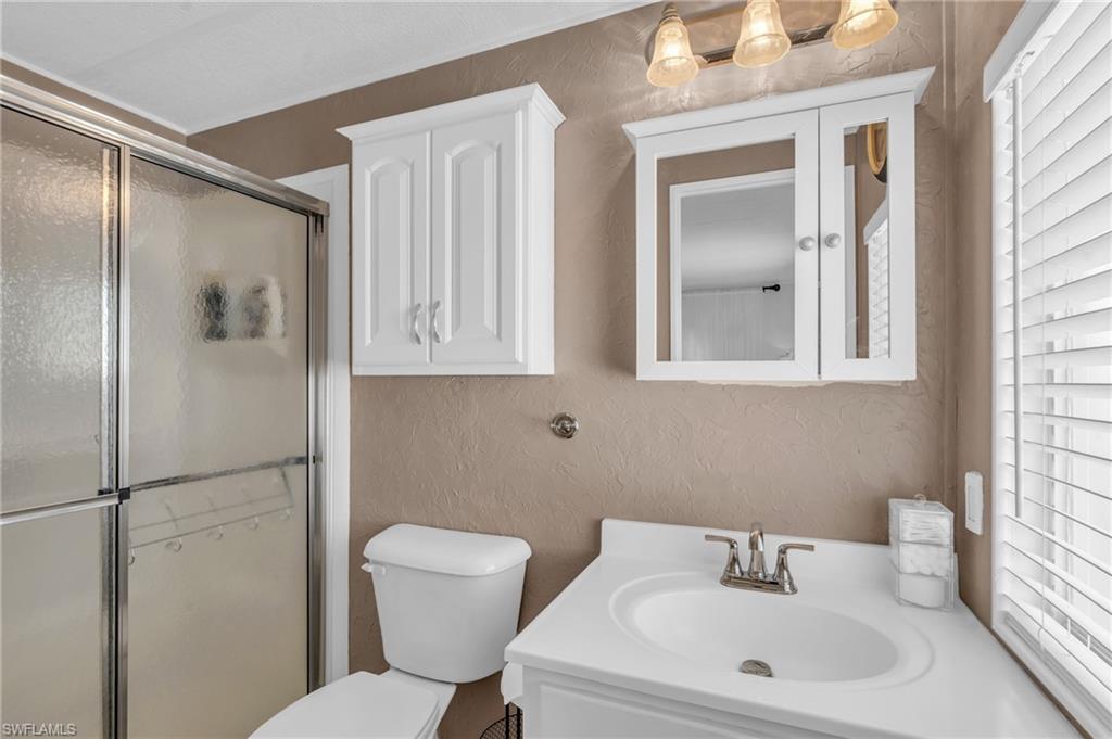 SIX LAKES COUNTRY CLUB - Residential