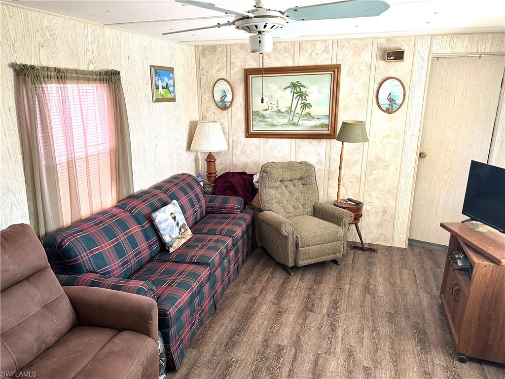 IMPERIAL HARBOR - Residential