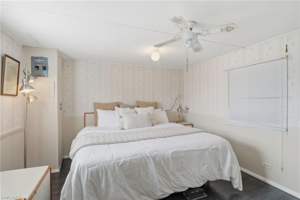 HITCHING POST MOBILE HOME PARK - Residential Lease