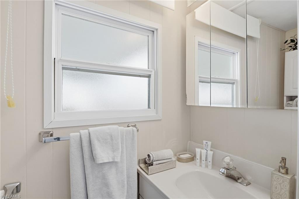 HITCHING POST MOBILE HOME PARK - Residential Lease