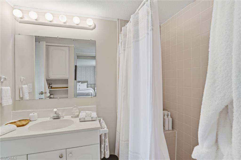 HITCHING POST MOBILE HOME PARK - Residential Lease