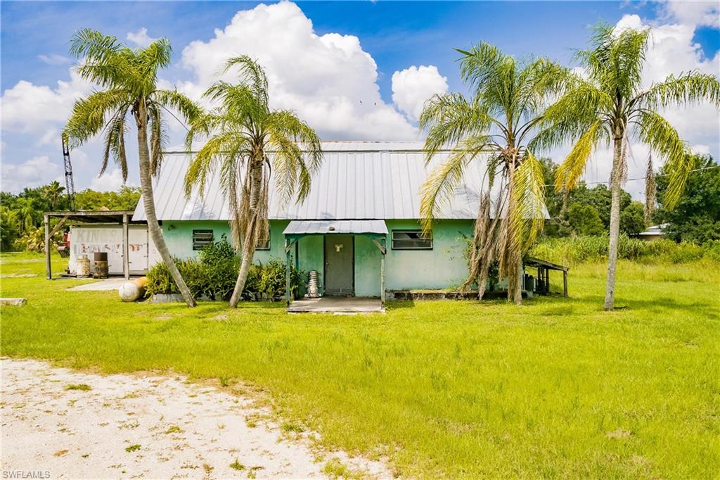 LABELLE ESTATES - Land