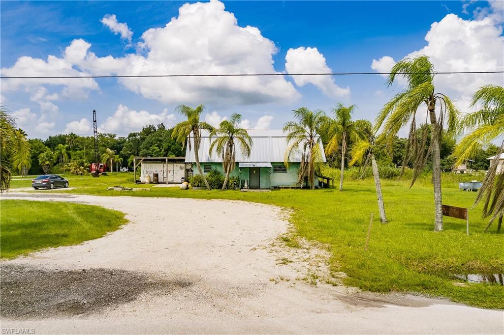 LABELLE ESTATES - Land