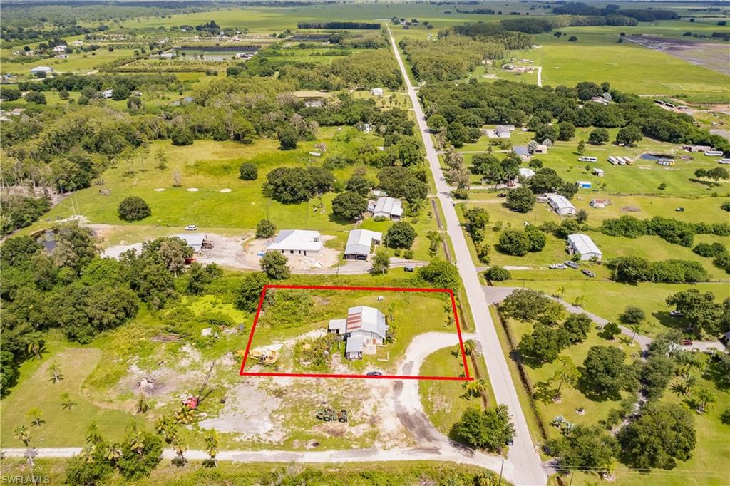 LABELLE ESTATES - Land