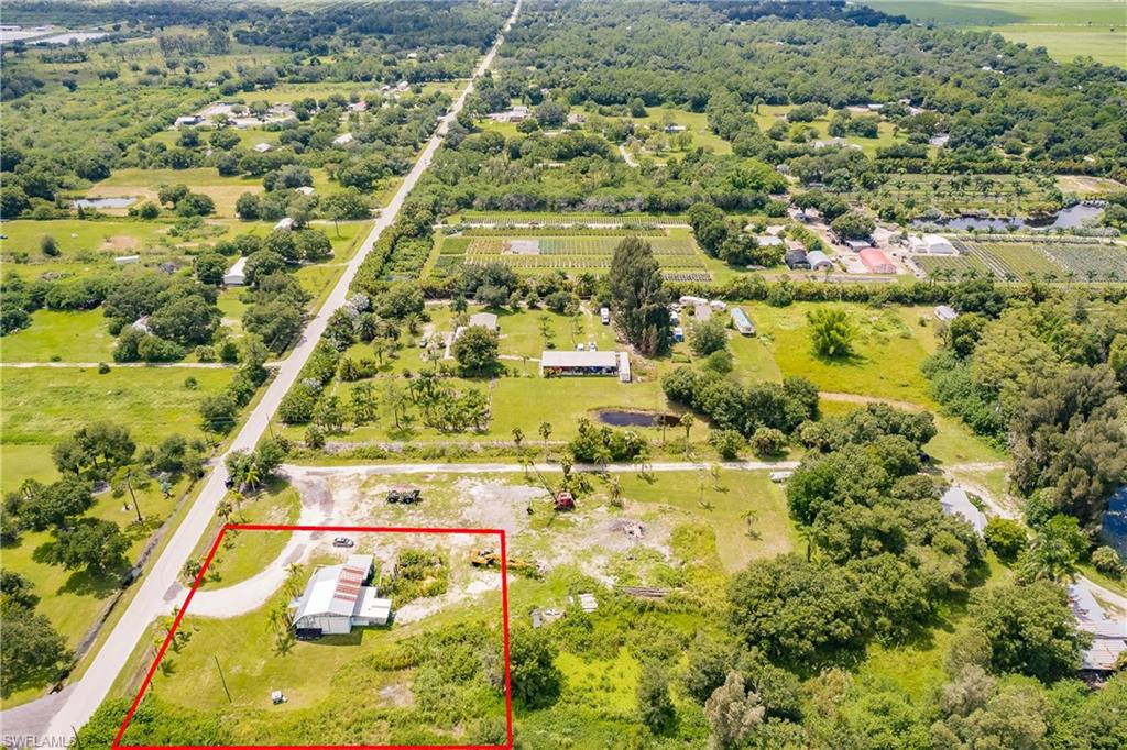 LABELLE ESTATES - Land