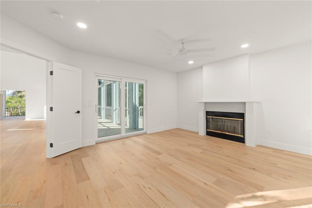 KINZIE ISLAND - Residential