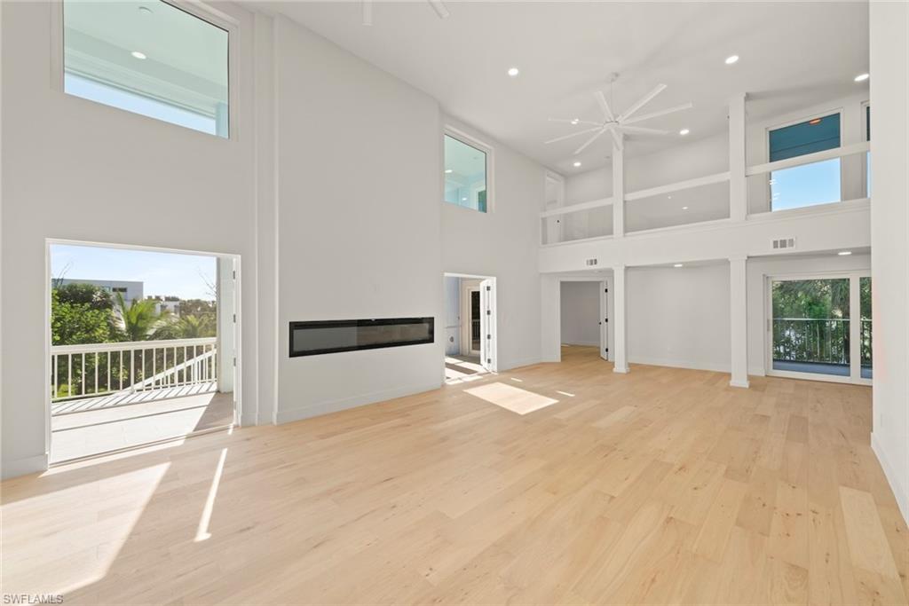 KINZIE ISLAND - Residential