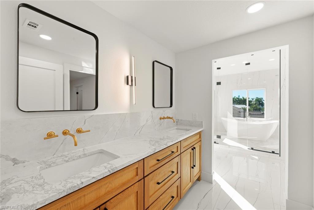 KINZIE ISLAND - Residential