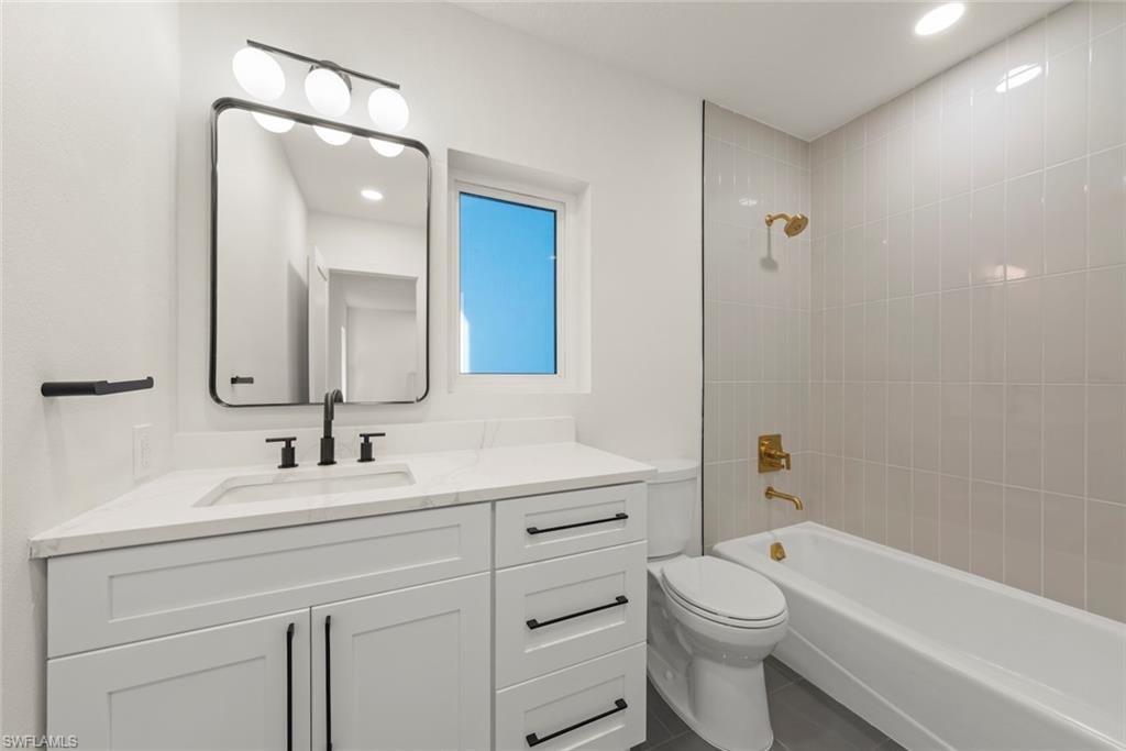 KINZIE ISLAND - Residential