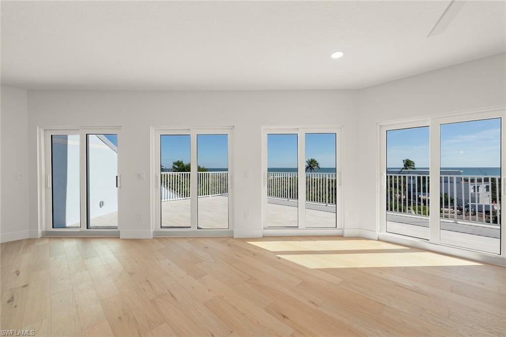 KINZIE ISLAND - Residential