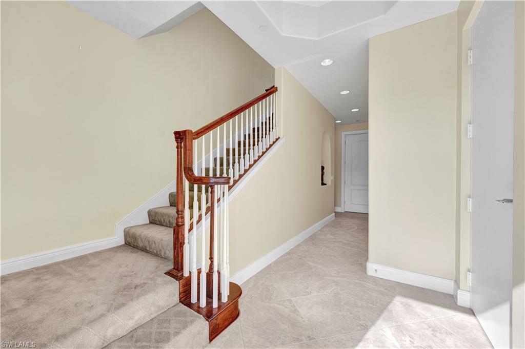 530 Avellino Isles CIR 7-201