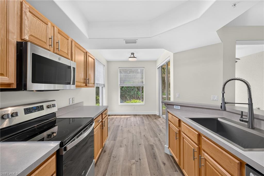 1295 Henley ST 1207