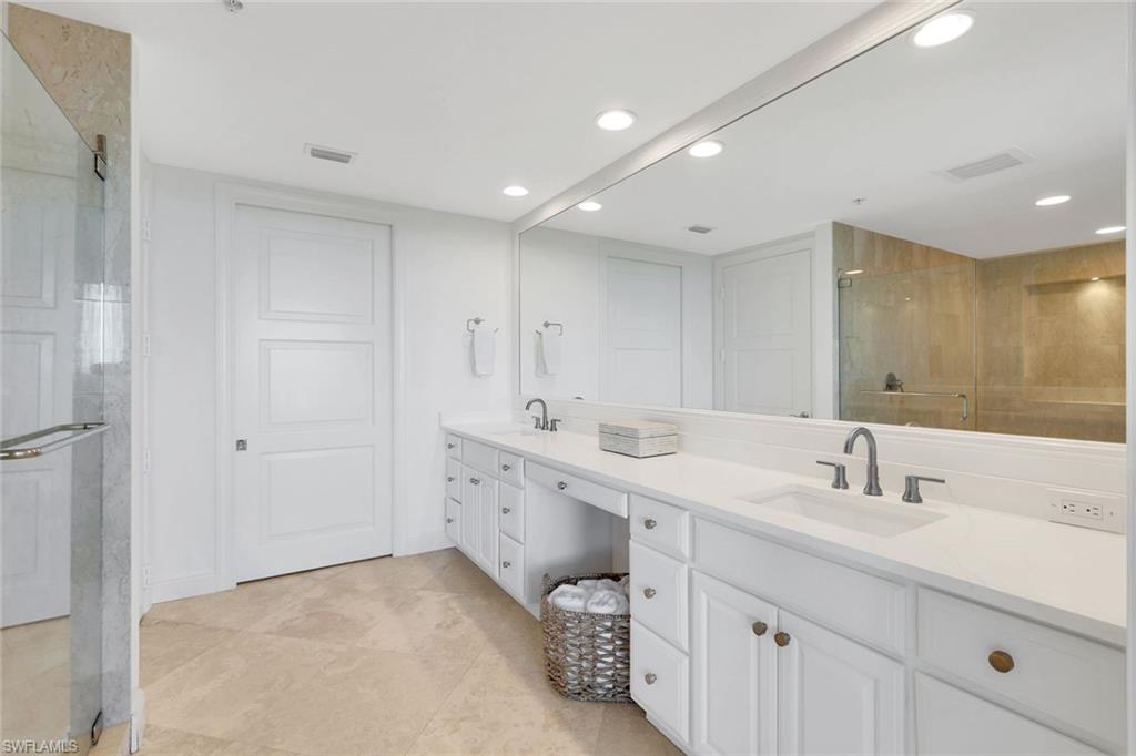 GRANDE GENEVA - Residential