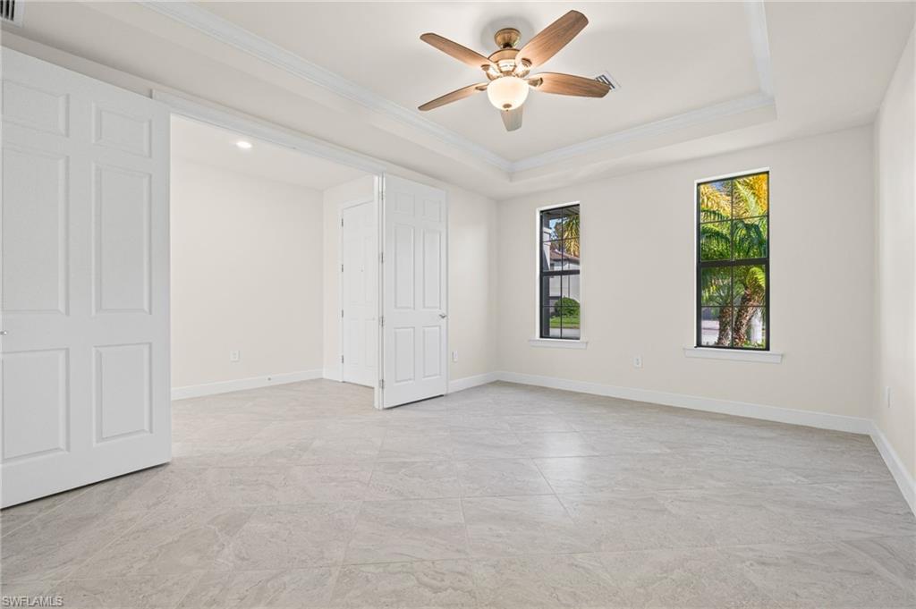 HAMPTON LAKES - Residential