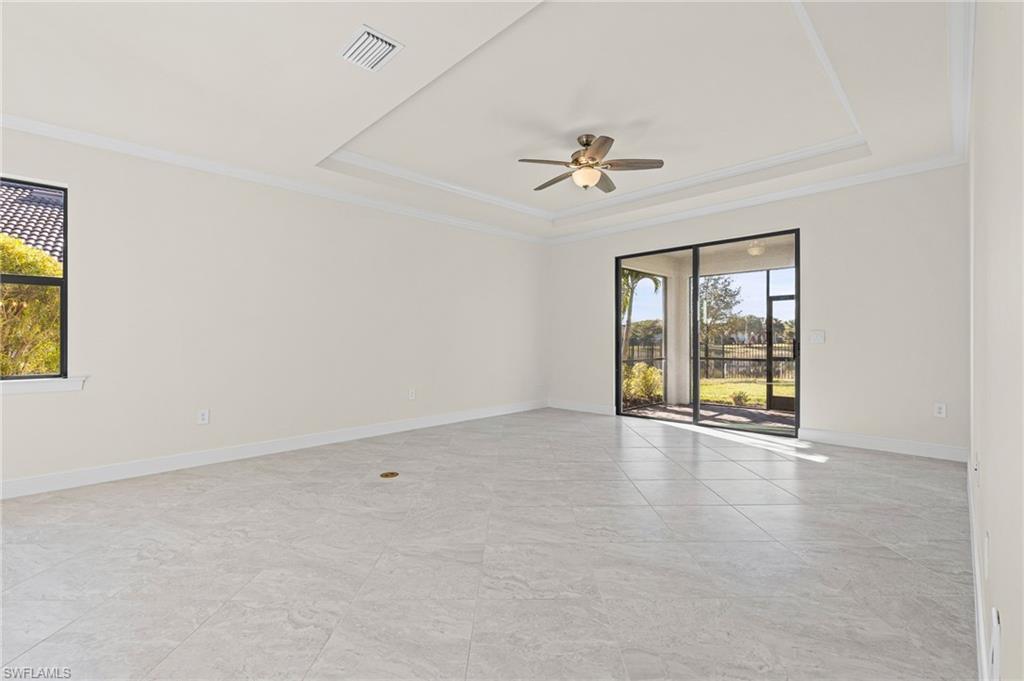 HAMPTON LAKES - Residential