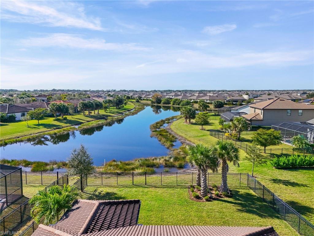 HAMPTON LAKES - Residential