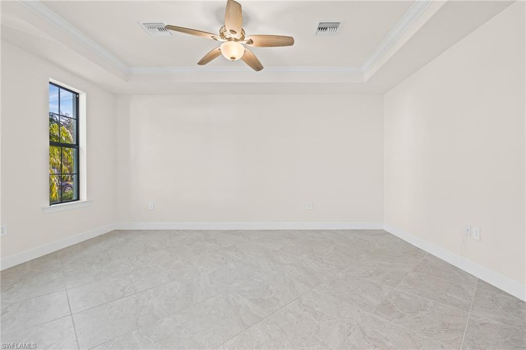 HAMPTON LAKES - Residential