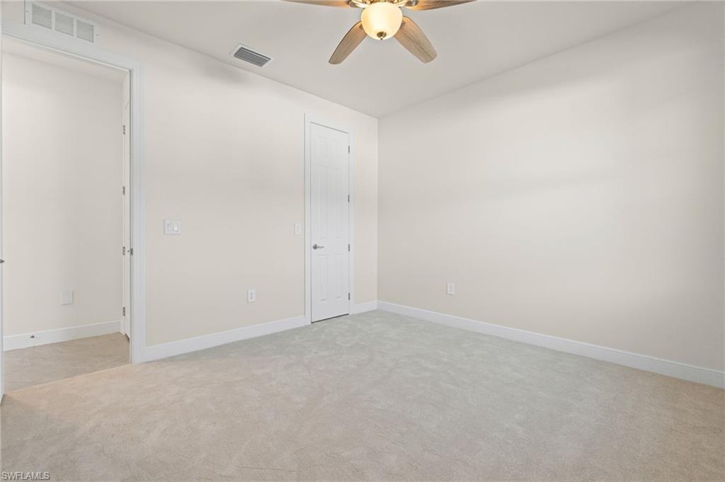 HAMPTON LAKES - Residential