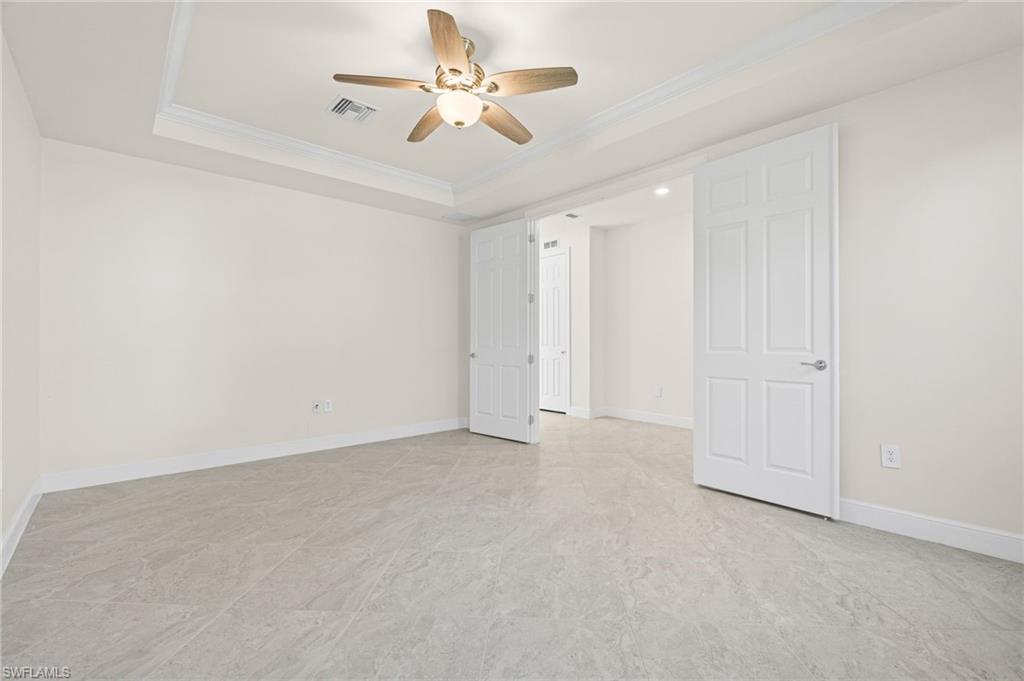 HAMPTON LAKES - Residential