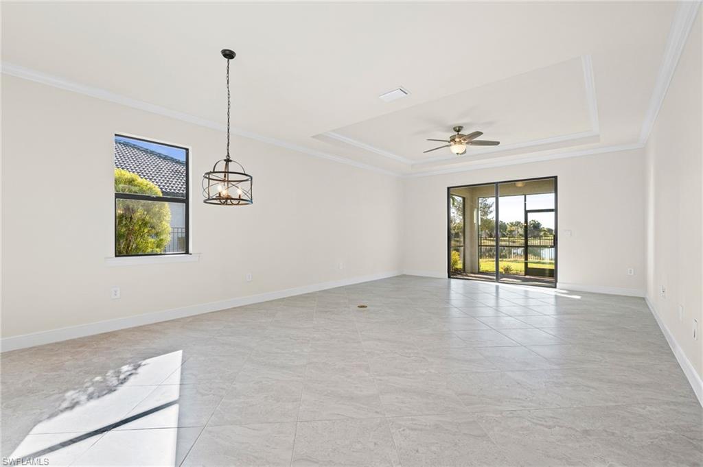 HAMPTON LAKES - Residential