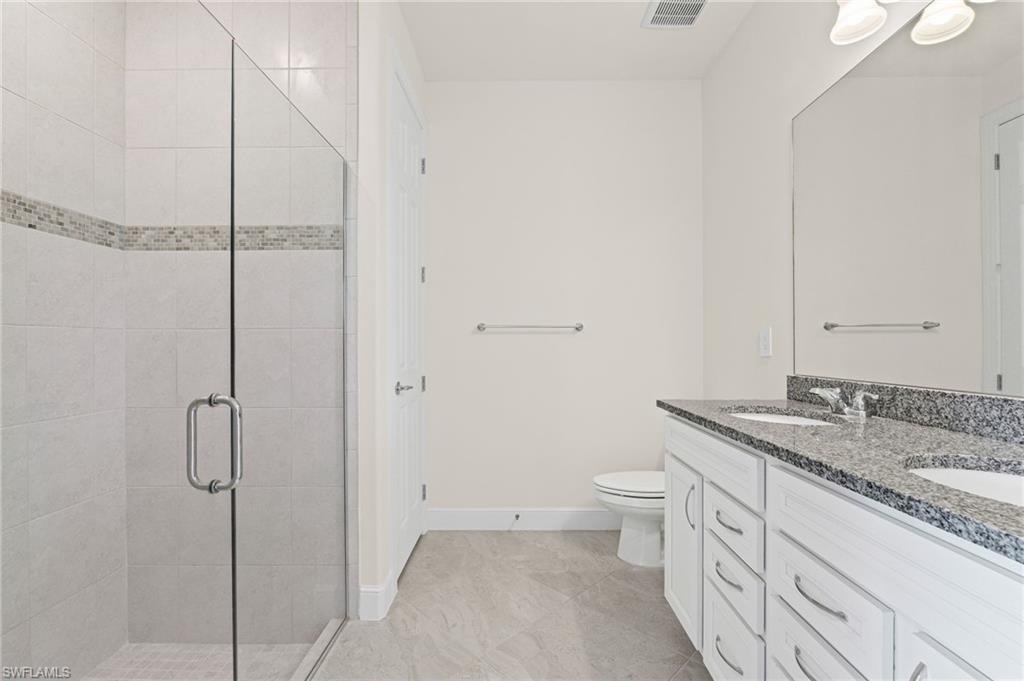 HAMPTON LAKES - Residential